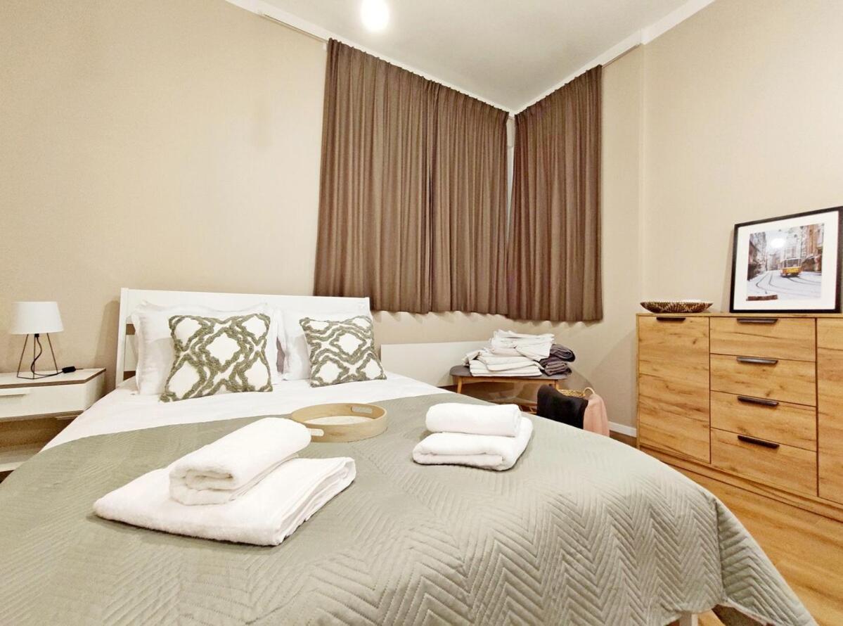 Top Centre 1 Bedroom Apt Next To Vitosha Blvd. Sofia Buitenkant foto
